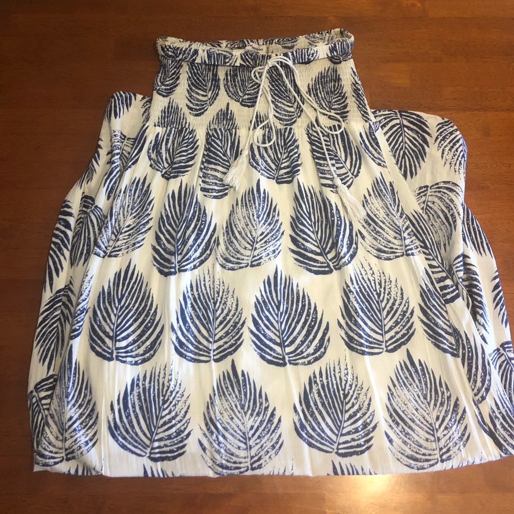 Leaf print maxi dress